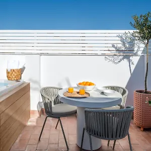 https://magno-apartments-santa-clara-private-terraces-with-jacuzzi.es-andalucia.com